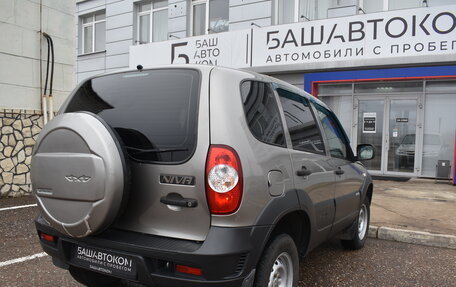 Chevrolet Niva I рестайлинг, 2018 год, 870 000 рублей, 5 фотография