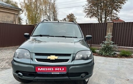 Chevrolet Niva I рестайлинг, 2017 год, 849 000 рублей, 8 фотография