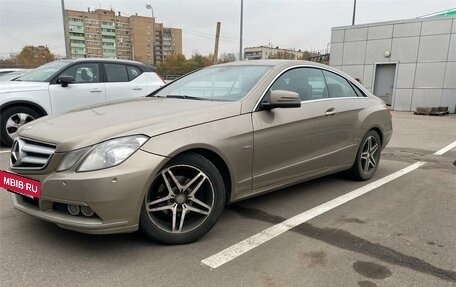 Mercedes-Benz E-Класс, 2011 год, 1 290 000 рублей, 7 фотография