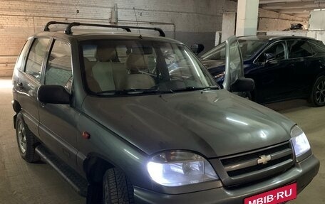 Chevrolet Niva I рестайлинг, 2004 год, 350 000 рублей, 1 фотография