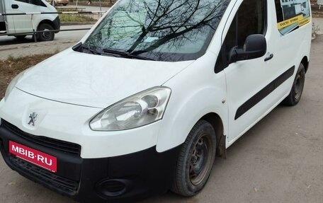 Peugeot Partner II рестайлинг 2, 2013 год, 700 000 рублей, 1 фотография