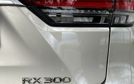 Lexus RX IV рестайлинг, 2021 год, 6 600 000 рублей, 9 фотография