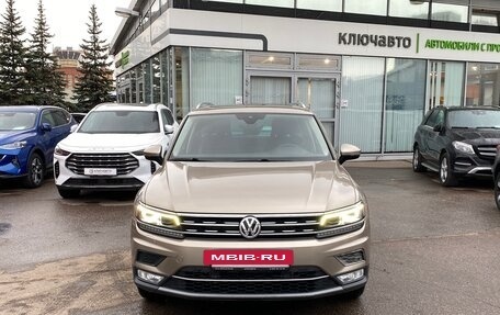 Volkswagen Tiguan II, 2016 год, 2 679 000 рублей, 2 фотография