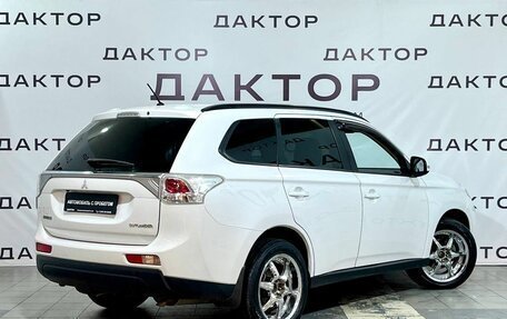 Mitsubishi Outlander III рестайлинг 3, 2012 год, 1 579 000 рублей, 4 фотография