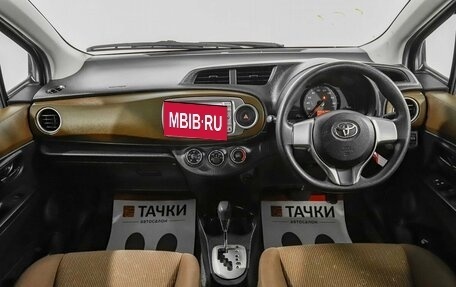 Toyota Vitz, 2011 год, 900 000 рублей, 6 фотография