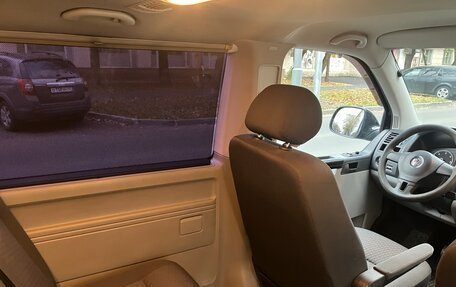 Volkswagen Caravelle T5, 2011 год, 1 775 000 рублей, 32 фотография