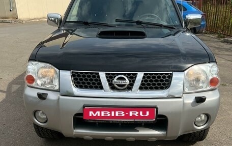 Nissan NP300, 2010 год, 1 400 000 рублей, 1 фотография