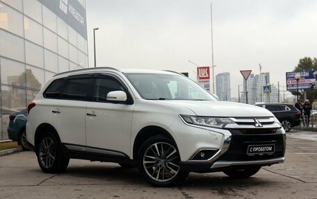 Mitsubishi Outlander III рестайлинг 3, 2017 год, 2 500 000 рублей, 3 фотография