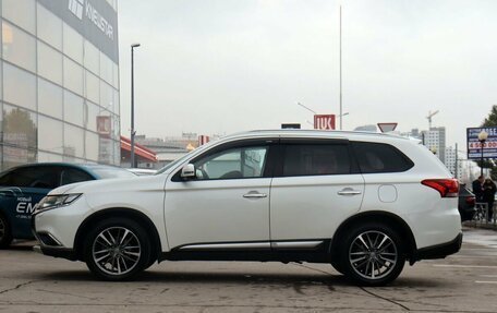 Mitsubishi Outlander III рестайлинг 3, 2017 год, 2 500 000 рублей, 8 фотография