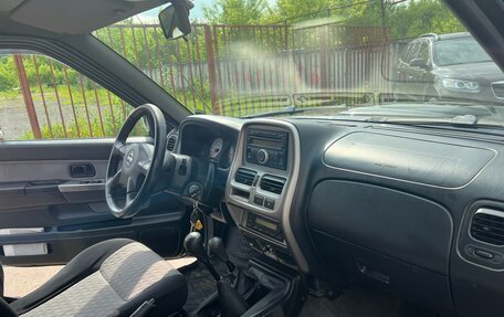 Nissan NP300, 2010 год, 1 400 000 рублей, 4 фотография