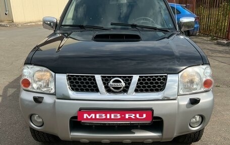 Nissan NP300, 2010 год, 1 400 000 рублей, 2 фотография