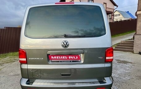 Volkswagen Caravelle T5, 2010 год, 2 270 000 рублей, 6 фотография