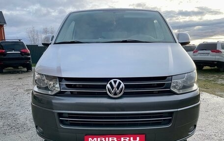 Volkswagen Caravelle T5, 2010 год, 2 270 000 рублей, 2 фотография