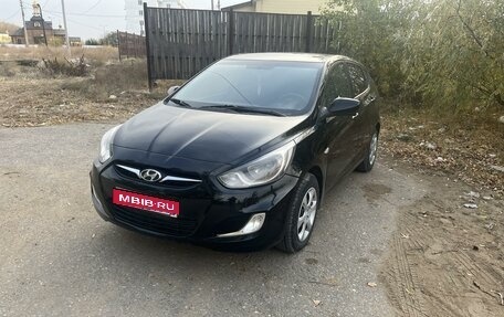 Hyundai Solaris II рестайлинг, 2012 год, 728 000 рублей, 1 фотография