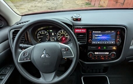 Mitsubishi Outlander III рестайлинг 3, 2018 год, 2 650 000 рублей, 8 фотография