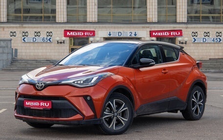 Toyota C-HR I рестайлинг, 2019 год, 2 800 000 рублей, 1 фотография