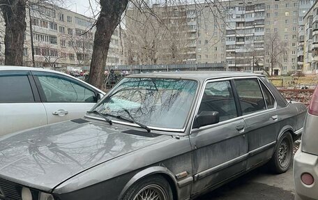 BMW 5 серия, 1982 год, 180 000 рублей, 5 фотография