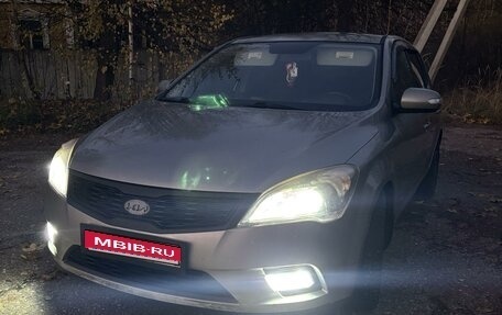 KIA cee'd I рестайлинг, 2011 год, 950 000 рублей, 1 фотография