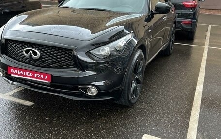 Infiniti QX70, 2016 год, 3 050 000 рублей, 6 фотография