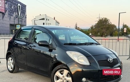 Toyota Yaris III рестайлинг, 2005 год, 747 000 рублей, 2 фотография