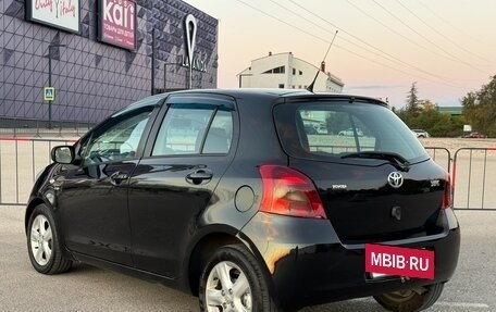 Toyota Yaris III рестайлинг, 2005 год, 747 000 рублей, 18 фотография