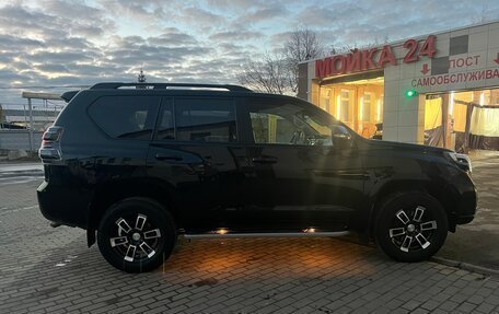 Toyota Land Cruiser Prado 150 рестайлинг 2, 2017 год, 4 100 000 рублей, 2 фотография