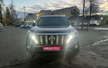 Toyota Land Cruiser Prado 150 рестайлинг 2, 2017 год, 4 100 000 рублей, 8 фотография