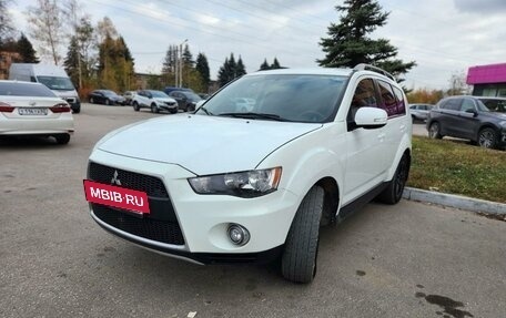 Mitsubishi Outlander III рестайлинг 3, 2011 год, 1 380 000 рублей, 2 фотография