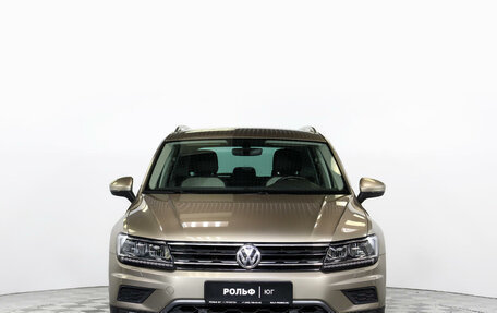 Volkswagen Tiguan II, 2018 год, 2 355 000 рублей, 2 фотография