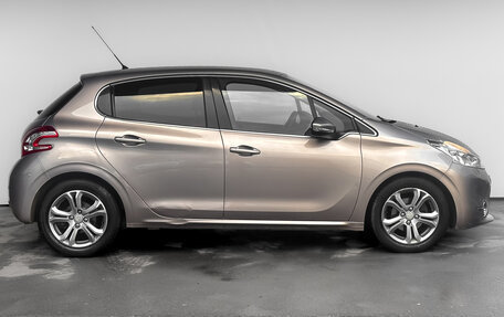 Peugeot 208 II, 2013 год, 945 000 рублей, 4 фотография