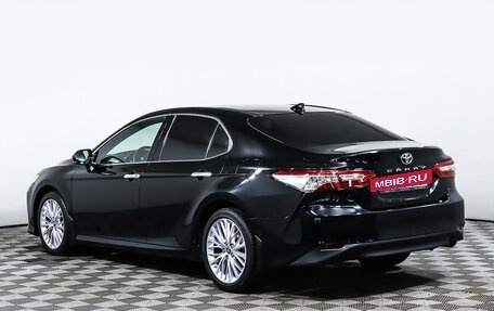 Toyota Camry, 2018 год, 3 198 000 рублей, 7 фотография