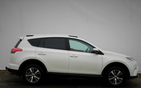 Toyota RAV4, 2017 год, 2 650 000 рублей, 8 фотография