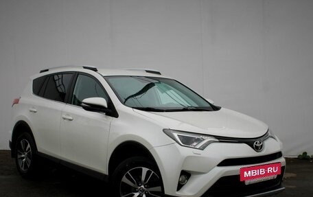 Toyota RAV4, 2017 год, 2 650 000 рублей, 3 фотография