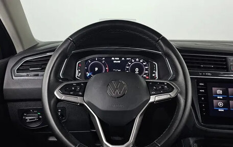 Volkswagen Tiguan II, 2021 год, 4 410 000 рублей, 3 фотография