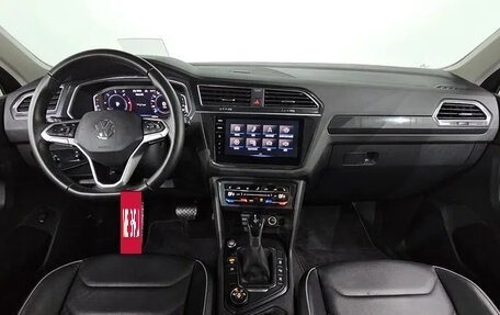 Volkswagen Tiguan II, 2021 год, 4 410 000 рублей, 9 фотография