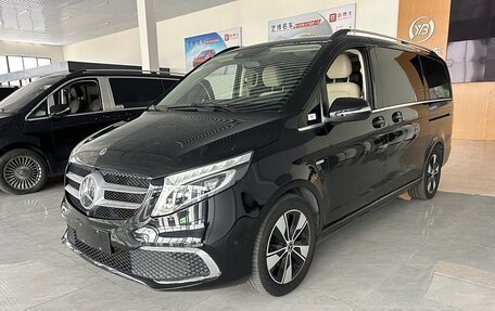 Mercedes-Benz V-Класс, 2021 год, 6 300 000 рублей, 2 фотография