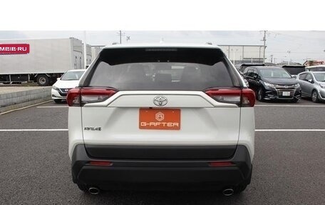 Toyota RAV4, 2021 год, 2 900 000 рублей, 9 фотография