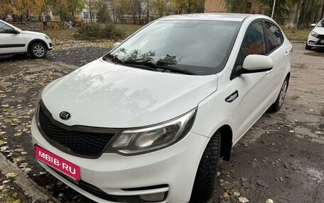 KIA Rio III рестайлинг, 2015 год, 980 000 рублей, 1 фотография