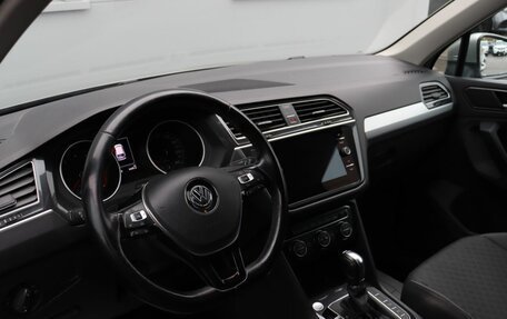 Volkswagen Tiguan II, 2018 год, 2 399 000 рублей, 14 фотография