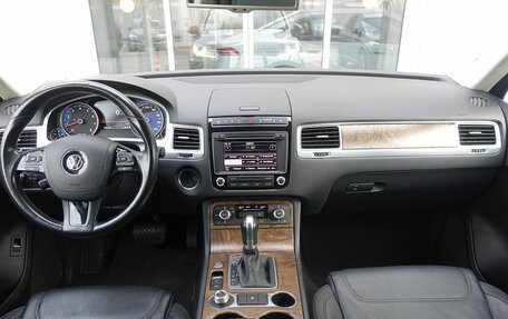 Volkswagen Touareg III, 2015 год, 2 690 000 рублей, 9 фотография