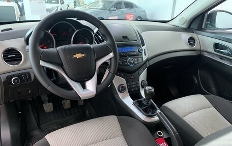 Chevrolet Cruze II, 2013 год, 690 000 рублей, 10 фотография