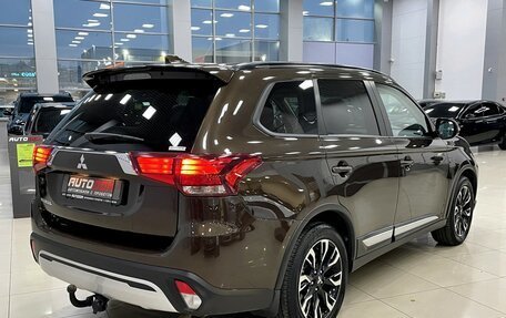 Mitsubishi Outlander III рестайлинг 3, 2021 год, 2 737 000 рублей, 10 фотография