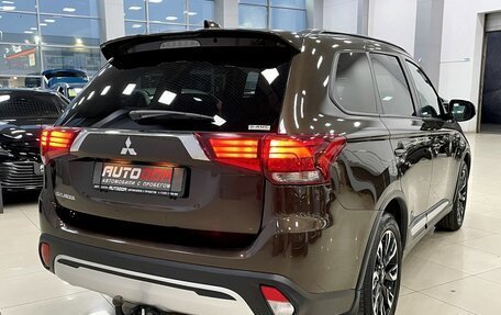 Mitsubishi Outlander III рестайлинг 3, 2021 год, 2 737 000 рублей, 9 фотография