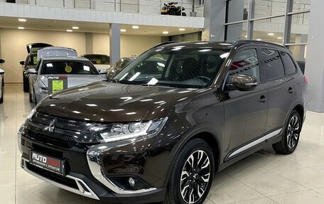 Mitsubishi Outlander III рестайлинг 3, 2021 год, 2 737 000 рублей, 5 фотография