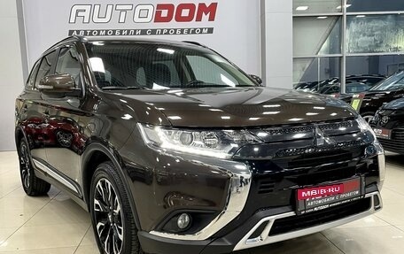 Mitsubishi Outlander III рестайлинг 3, 2021 год, 2 737 000 рублей, 2 фотография