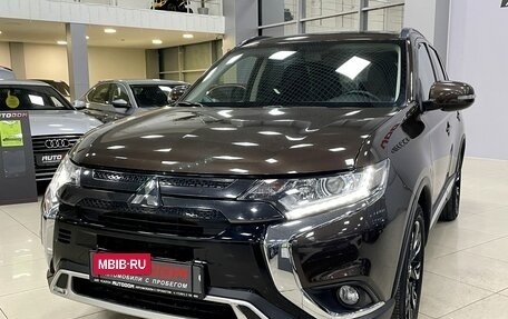 Mitsubishi Outlander III рестайлинг 3, 2021 год, 2 737 000 рублей, 4 фотография