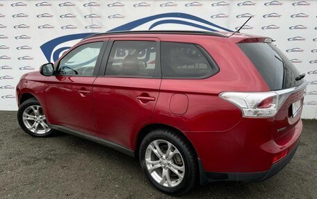 Mitsubishi Outlander III рестайлинг 3, 2013 год, 1 450 000 рублей, 3 фотография