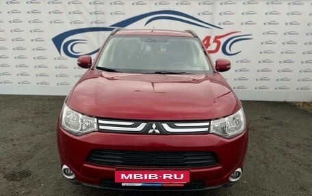 Mitsubishi Outlander III рестайлинг 3, 2013 год, 1 450 000 рублей, 8 фотография