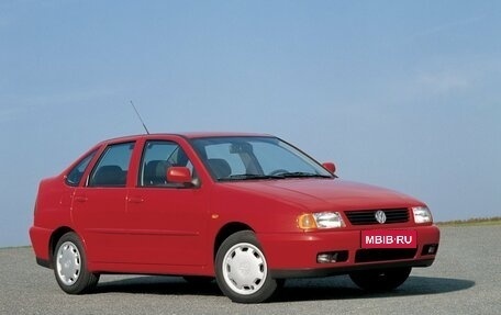 Volkswagen Polo III рестайлинг, 1997 год, 375 000 рублей, 1 фотография