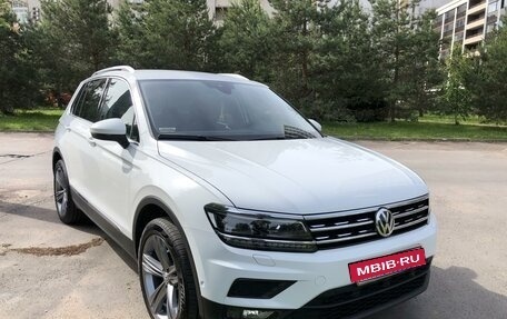 Volkswagen Tiguan II, 2020 год, 3 200 000 рублей, 3 фотография